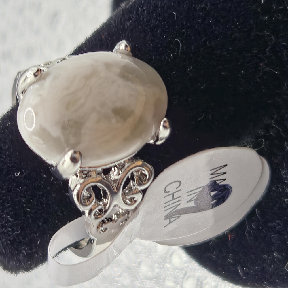 Ring, Elegant Silver and Cream Women's